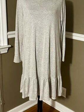 Set of 2 Casual Long Sleeve Ruffle-Hem Dress - Light Heather Gray and Black